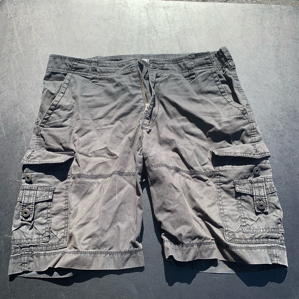 Express Men’s Gray Cargo Shorts Size 32W 10L